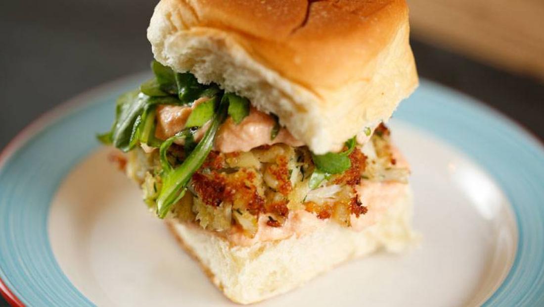 Fanny Slater S Dilled Meyer Lemon Crab Cake Sliders With Roasted Tomato Aioli Rachael Ray Show