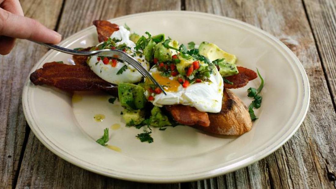 Curtis Stone’s Poached Eggs with Bacon, Avocado and Lime Mojo | Recipe ...