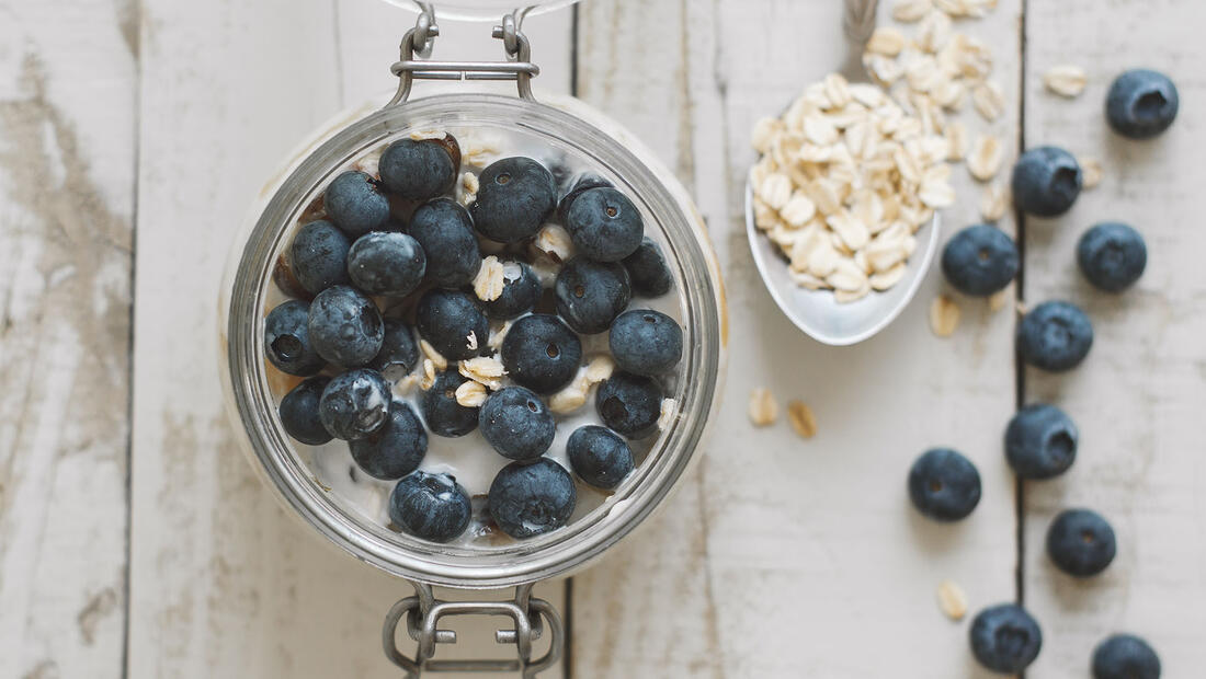 Overnight Oats With Blueberries, Ginger + Almonds