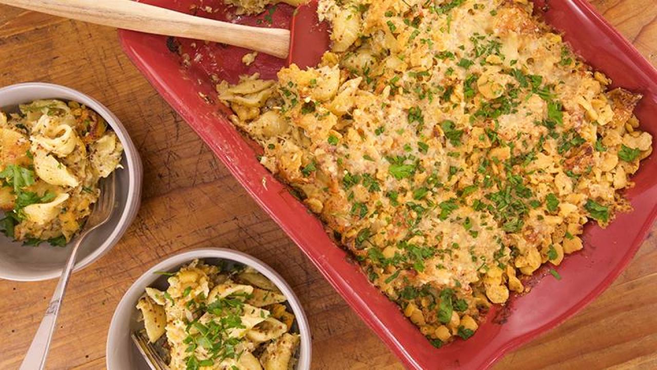 Mac and Cheese with Crab and Old Bay Oyster Cracker Topping | Recipe ...
