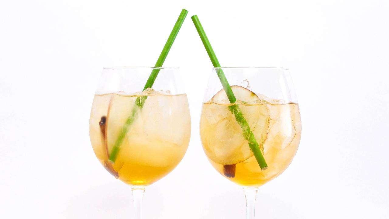 Apple Champagne Cocktail