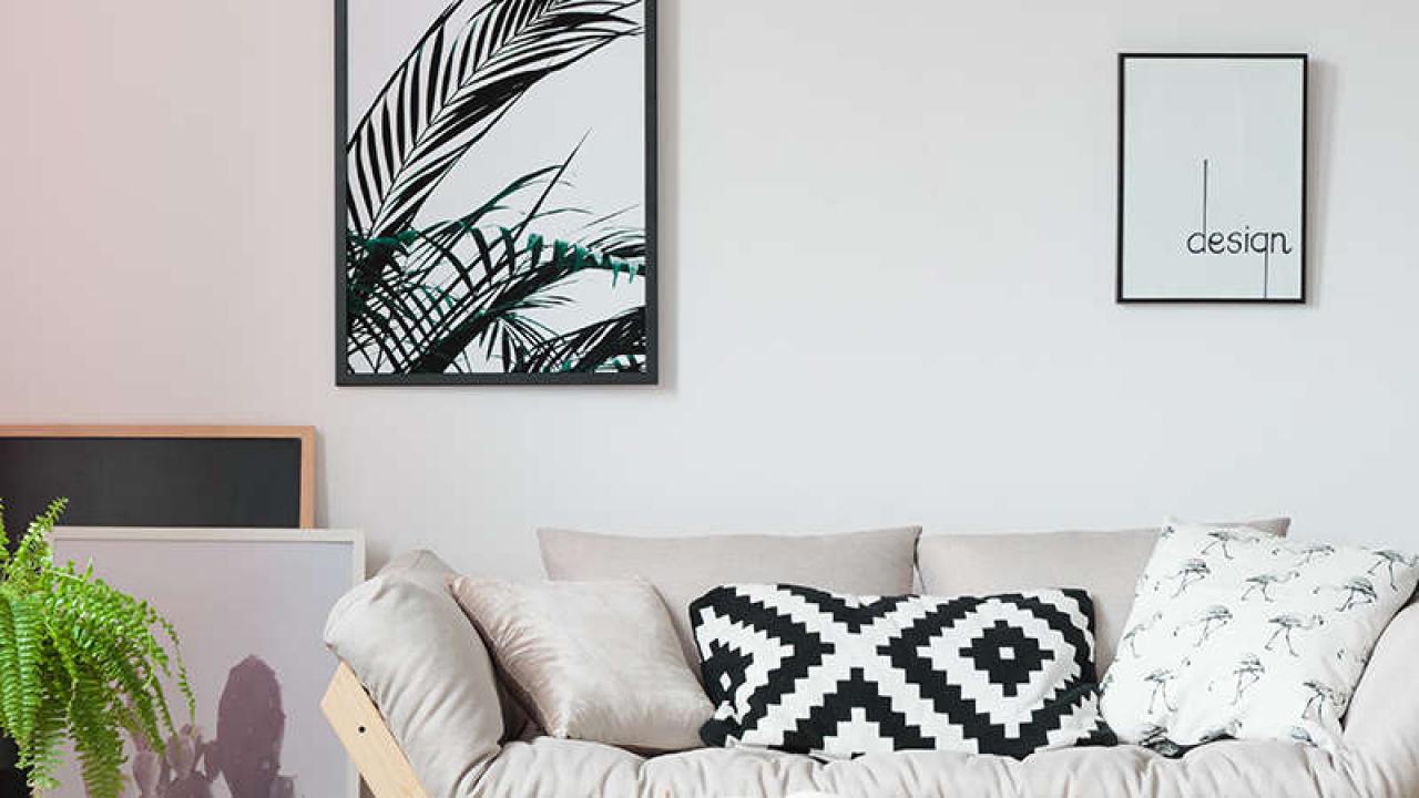 Hang Big Wall Art Without A Single Nail, How To Hang Heavy Wall Decor Without Nails