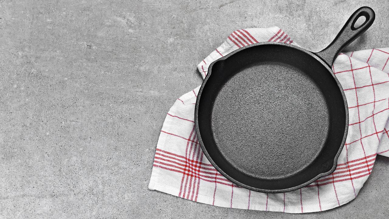 How To Season a Cast-Iron Skillet The Right Way