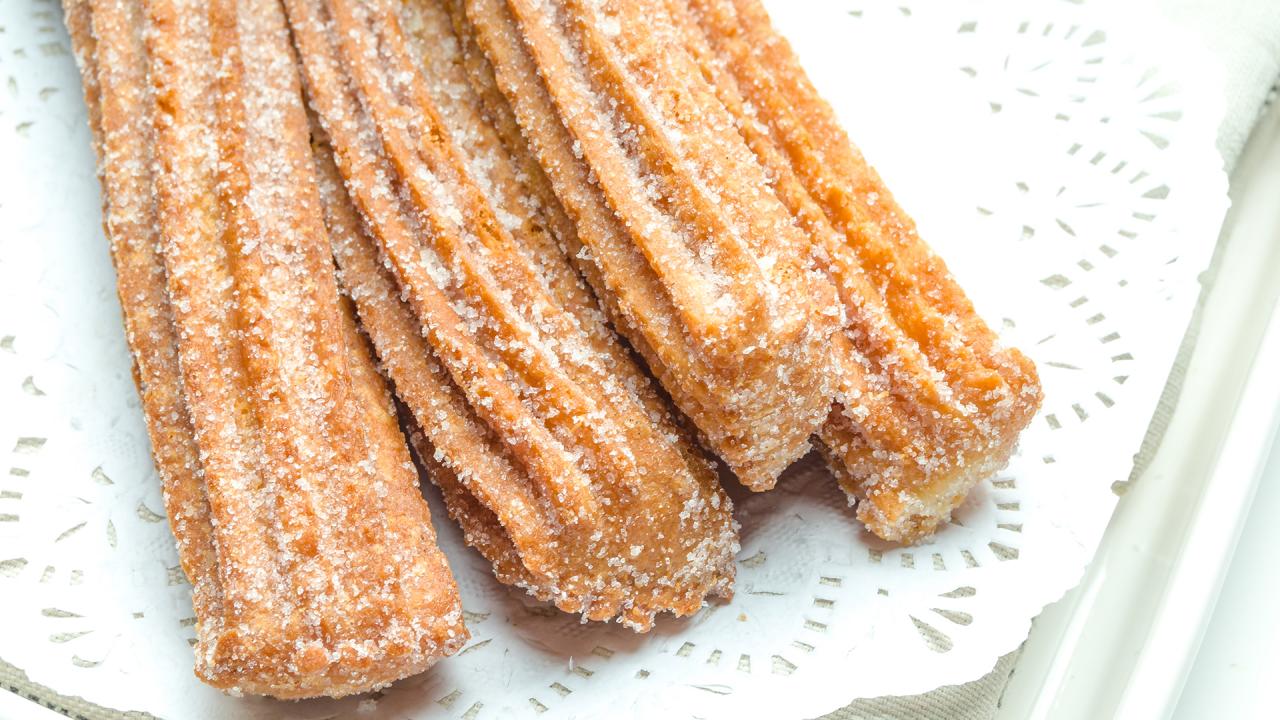 The Ultimate Churro: The Churro Relleno - Girls on Food