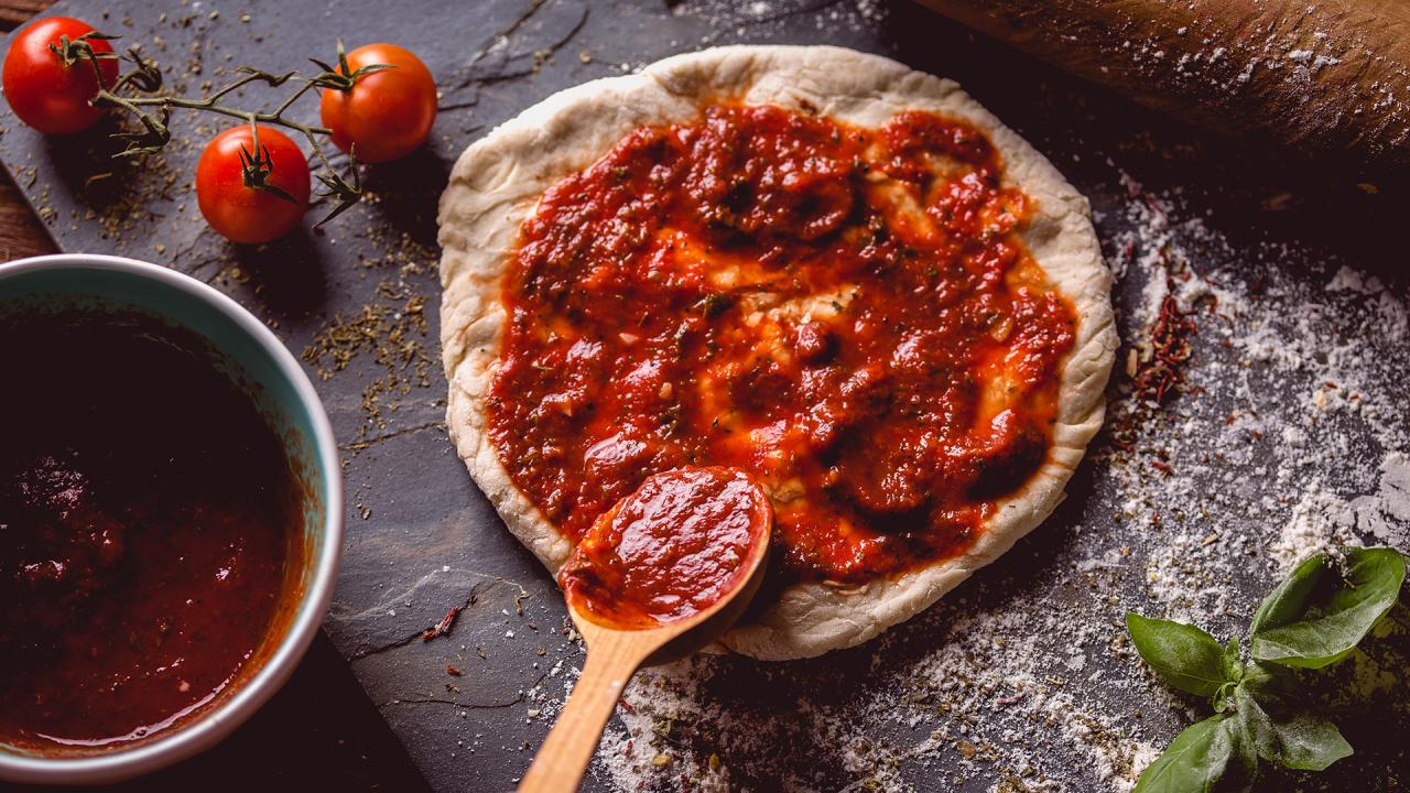 Easy Pizza Sauce Recipe No Cook | Rachael Ray Show
