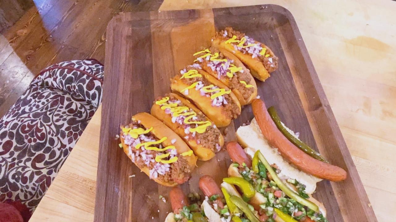 Coney Dogs Recipe From Rachael Ray Rachael Ray Show