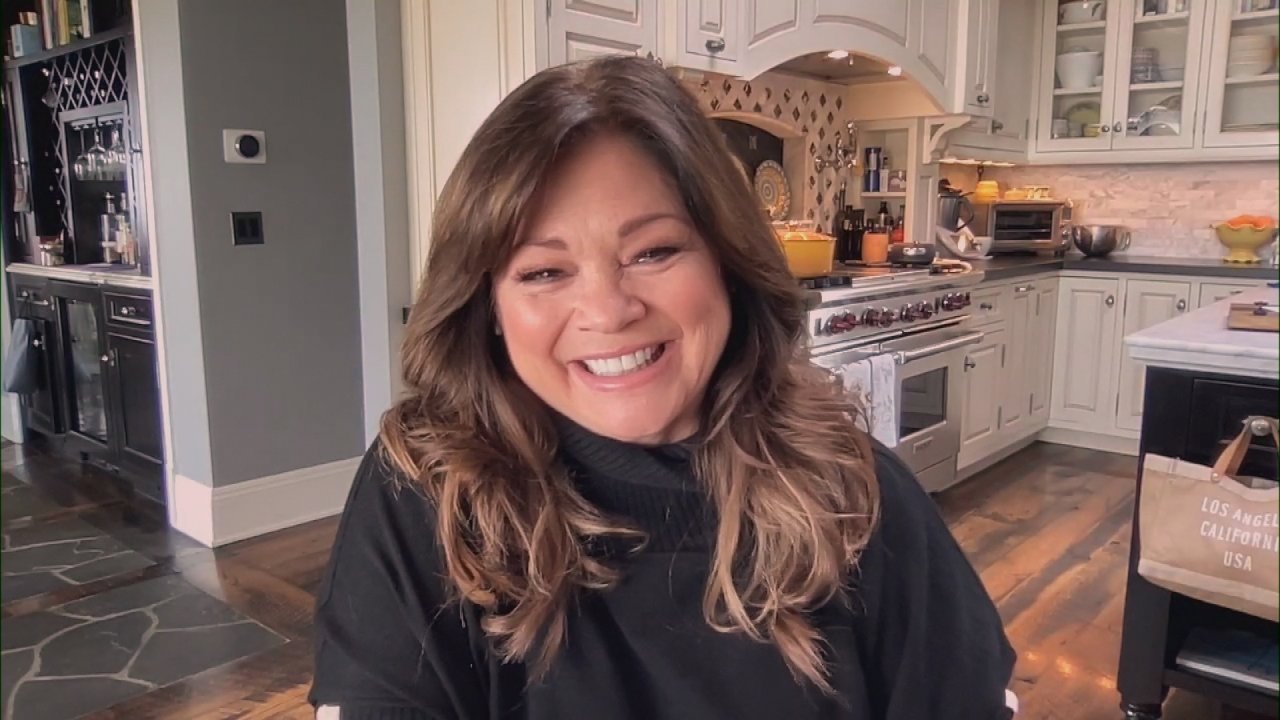 Valerie Bertinelli on What It Was Like to Work With Betty White On "Ho...