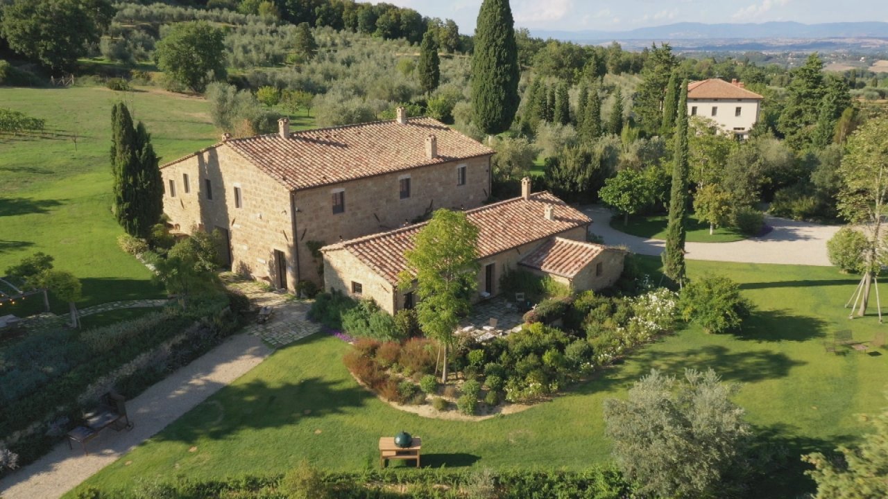 Breathtaking Tour of Rachaels Home in Tuscany, Italy Rachael Ray Show