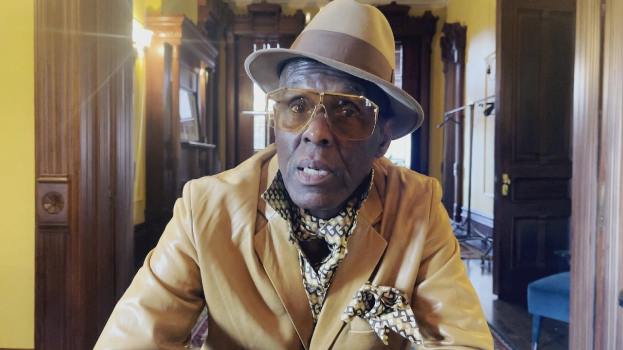 How Dapper Dan Became The Face of Fashion For Hip Hop Artists