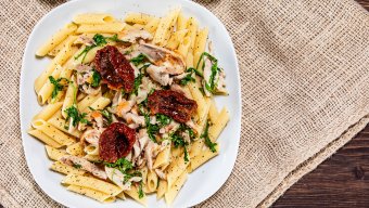 Easy Chicken Pasta with Pesto Cream Sauce and Sundried Tomatoes