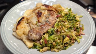 Boneless Pork Chops or Chicken Breasts "a la Mode" (with Sweet Cream Sauce)
