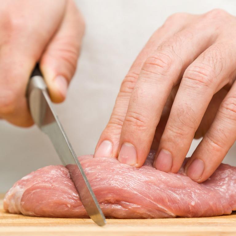 Cutting Meat 