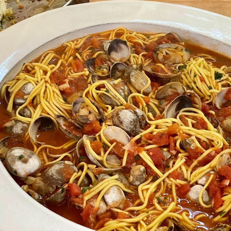 Spaghetti or Linguini with Red Clam Sauce