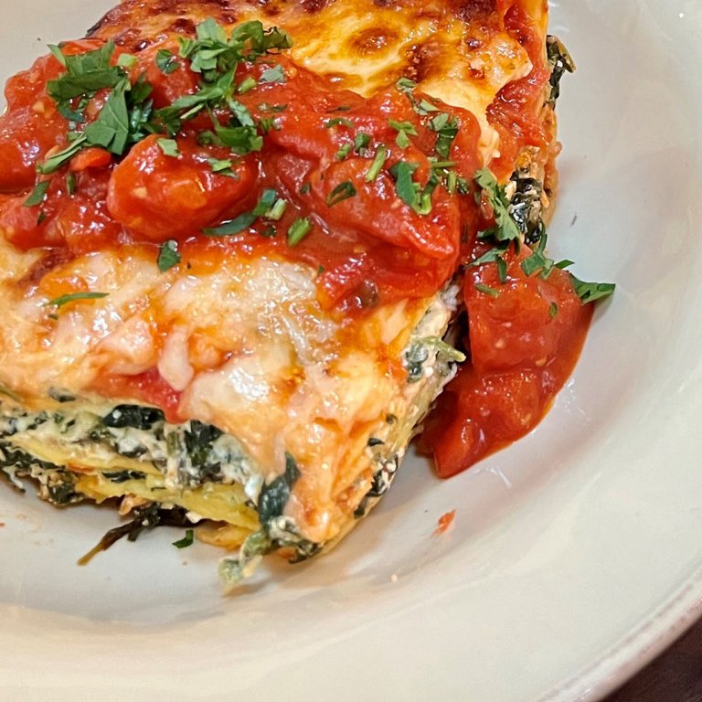 Simple and Simply Delicious Spinach Lasagne with Tomato-Basil Sauce