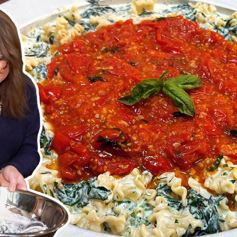 Pasta with Herb Ricotta and Fresh Tomato Sauce | Rachael Ray