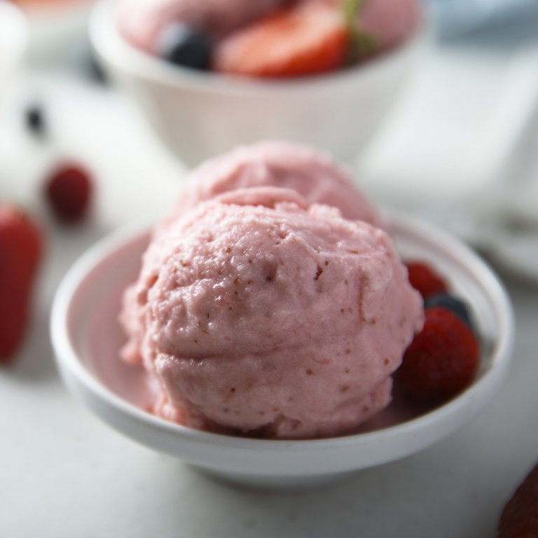 berry frozen yogurt