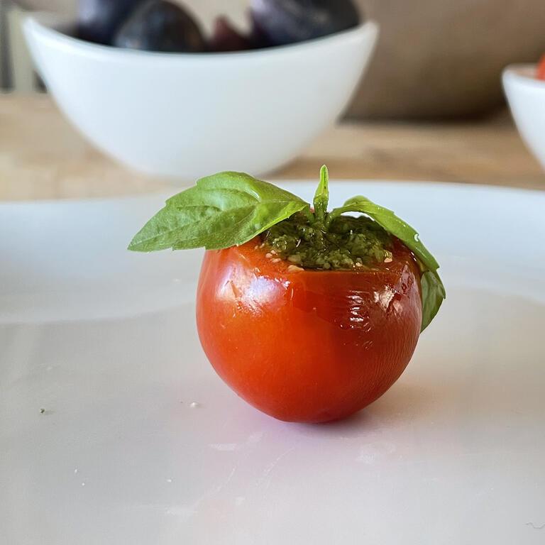 Tomato Pesto Bites