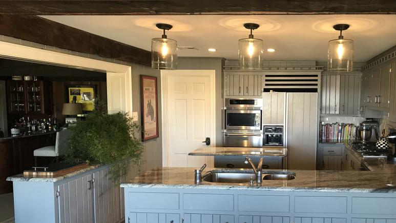 How High To Hang Kitchen Pendant Lights, What Height Should Pendant Lights Be Over A Kitchen Island