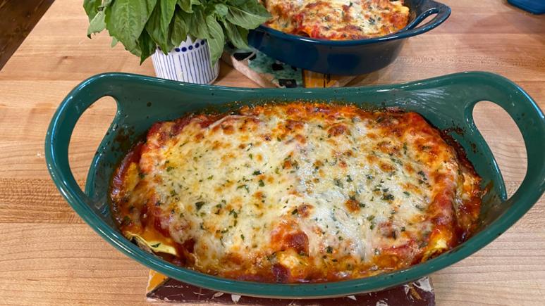 Cannelloni with Spinach and Spicy Red Sauce