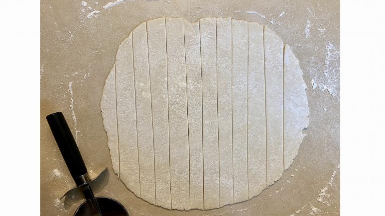 lattice pie crust strips