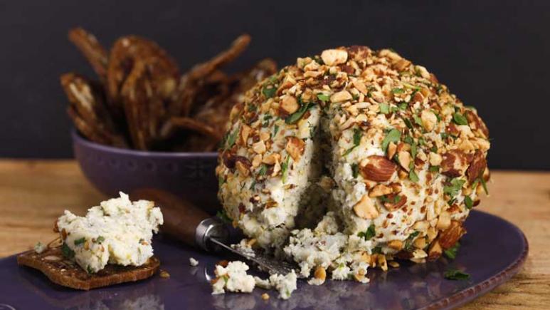 Amazing Cheese Ball Recipes That You Need To Make This Holiday Season ...