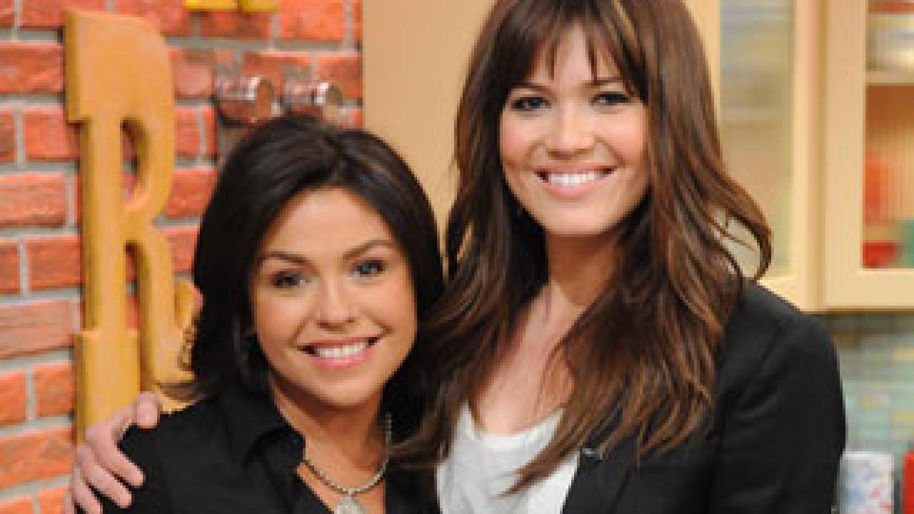 Rachael's Cooking School with Mandy Moore | Rachael Ray Show