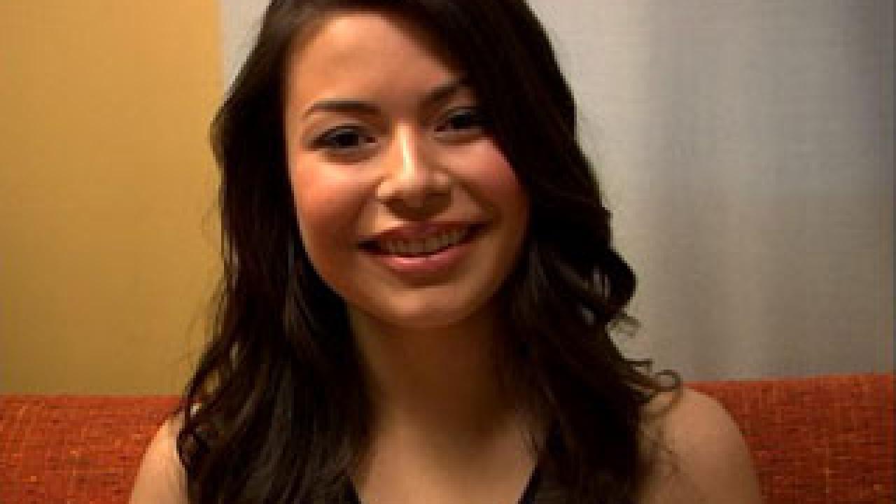 Miranda Cosgrove: 3 Things You Don't Know About Me | Rachael Ray Show
