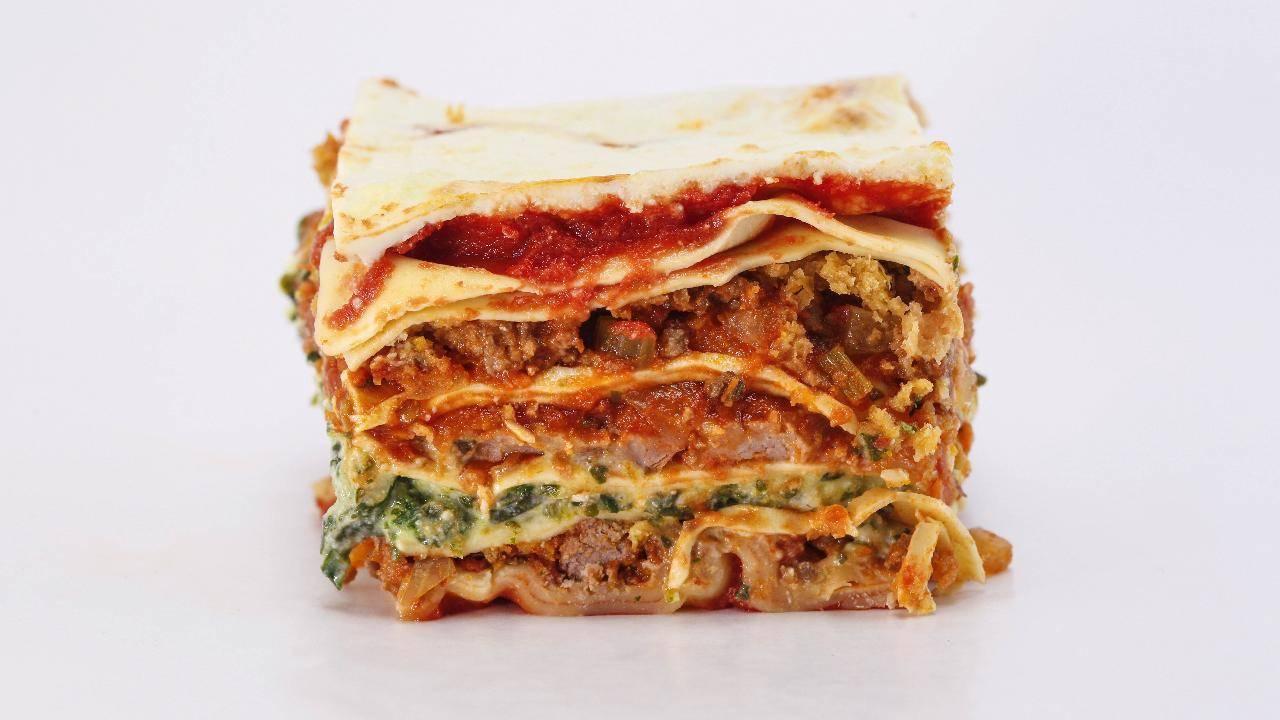Mamma Leone Style Meat Spinach And Sausage Lasagna Rachael Ray Show